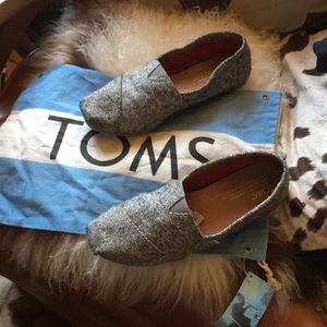 Tom’s flats black tweed 7 W